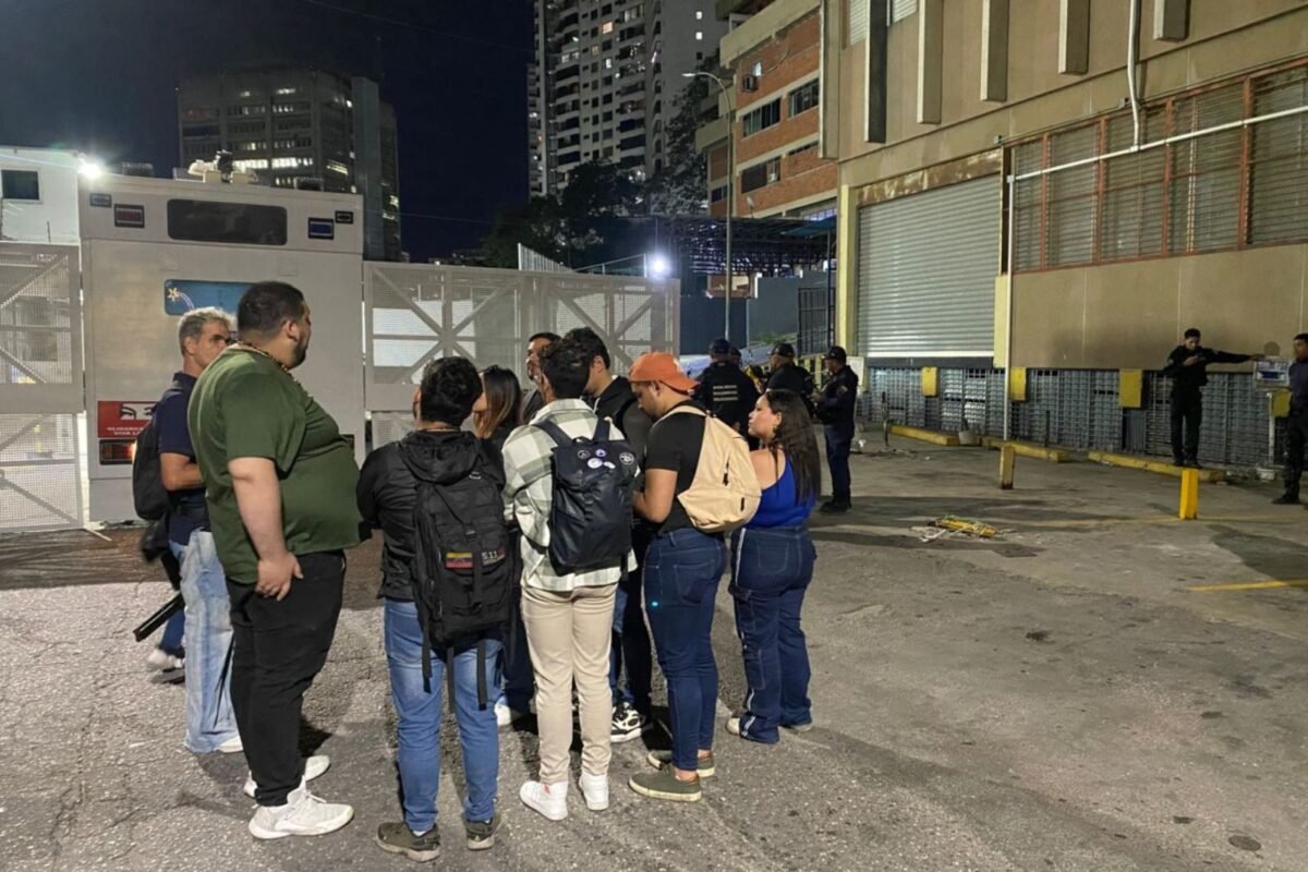 En imágenes: familiares de presos políticos cumplen 13 días en vigilia pidiendo libertad