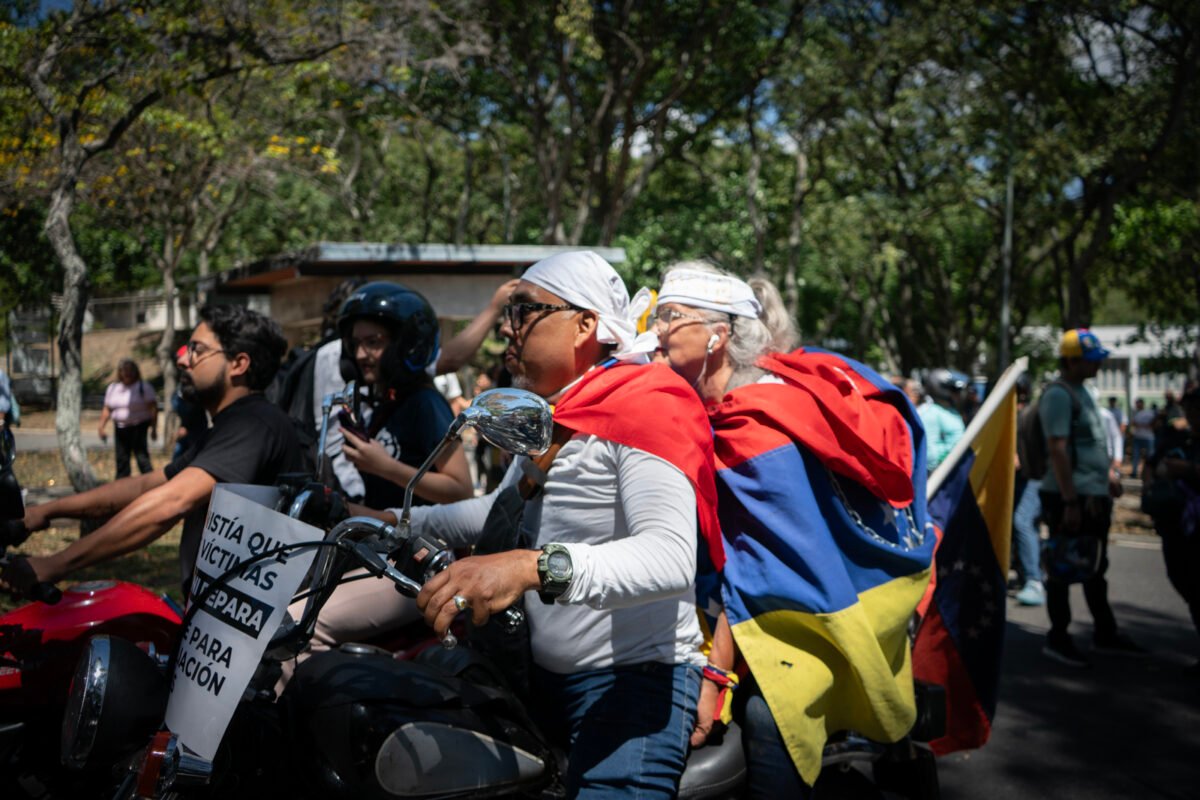 En Caracas los estudiantes impulsaron un canto infinito de paz por el Día de la Juventud