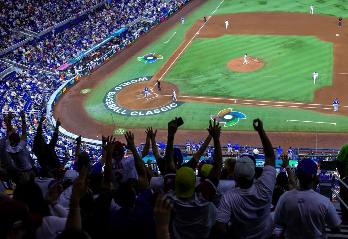 Venezuela remontó ante Italia y avanzó a su primera final del Clásico Mundial de Beisbol